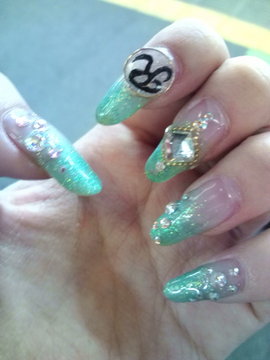 グリーンイニシャル