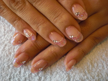 ピンクラメの変形フレンチネイル