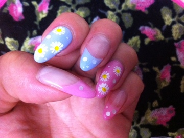 マーガレット＊小花柄ネイル☺