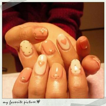 かわいいハートネイル