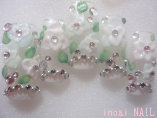 クリアベースの上品なデザイン