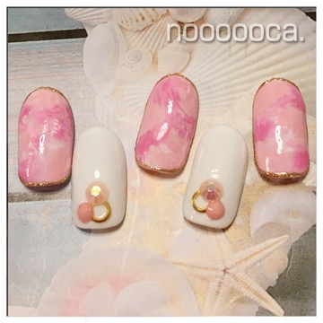 ピンクのタイダイ