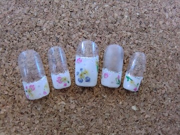 小花柄ネイル