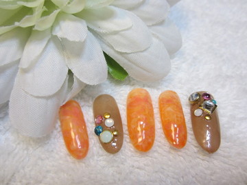 オレンジ+ベージュ秋ネイル