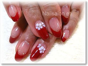 赤の逆フレンチに白のお花♪