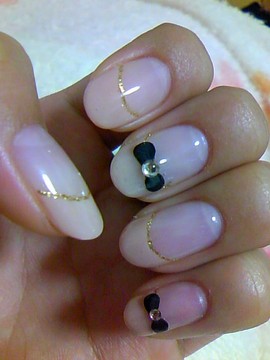 ベージュフレンチ 黒リボン