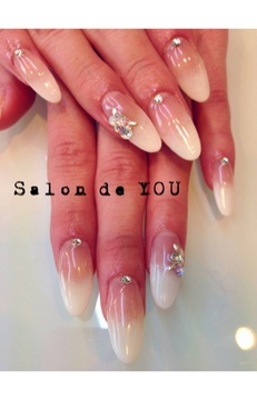 Whiteグラデnail♡.