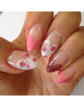 ハートに小花が可愛い！