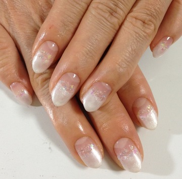 ホワイトラメ＆パールネイル