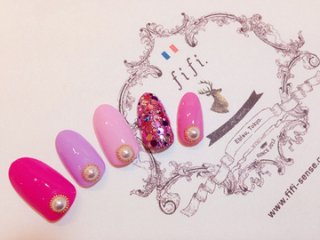 ピンクホロネイル