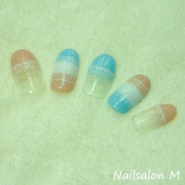 涼しげカラーのレースNAIL