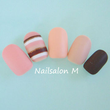 ピンクのボーダーNAIL