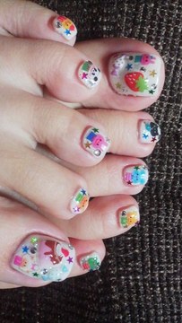 ポップ×ホワイトネイル