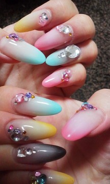 ミルキーネオングラデネイル