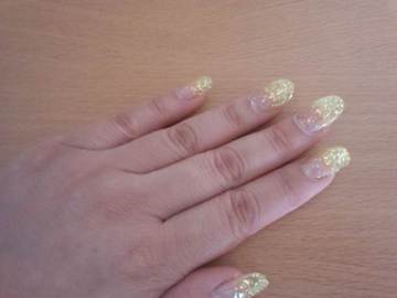夏ネイル　イエローラメ