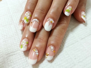 ハートのフレンチ&お花ネイル。