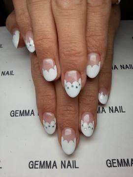 もこもこフレンチネイル