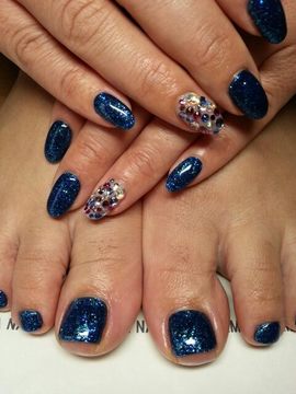 ブルーラメ＆カラフルストーンネイル