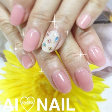 シンプル♡ビジューネイル