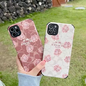 コーチ カメリアレザー iPhone 17/16/15 ケース