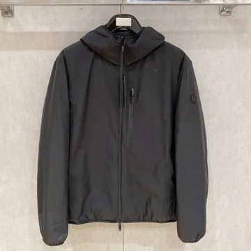 スタイリッシュな モンクレール ブラック Lausfer メンズ