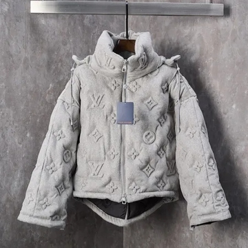 ルイヴィトン モノグラム ボーイフッド パファダウンジャケット 