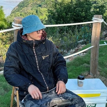 ルイヴィトン ダウンジャケット メンズ サイズ ブラック ハイブ