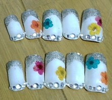 ＷＨＩＴＥ×ラメ×押し花