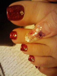 ペディキュア赤ラメ 1粒ストーン