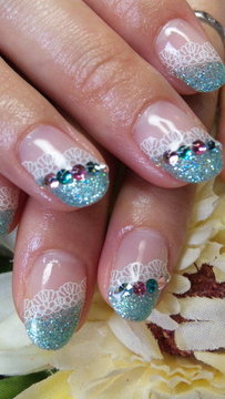 ラメブルーにレースが爽やか