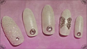 ホワイトネイル×バタフライ