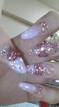 ピンクグラデにストーン