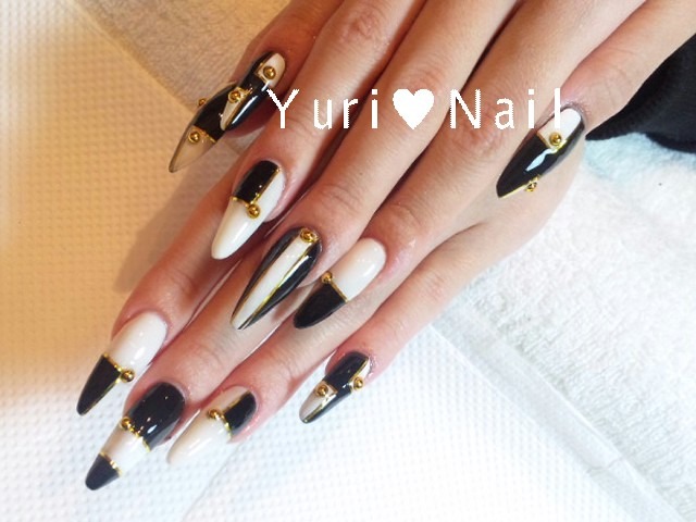 ﾓﾉﾄｰﾝお洒落 Nail ｽｶﾙﾌﾟ Yuri のネイル ネイルクルー