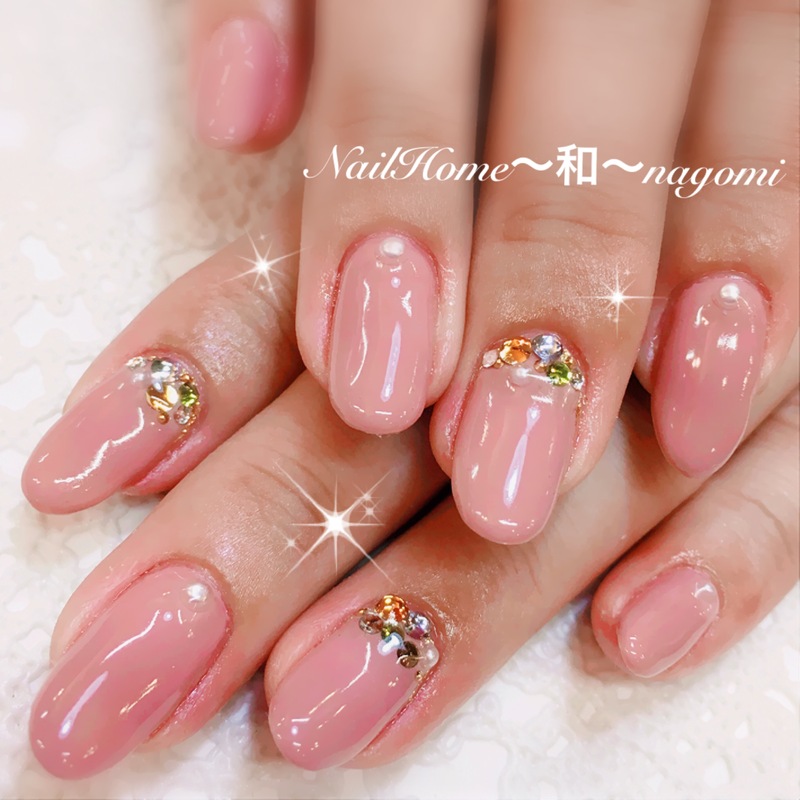 秋ネイル シンプルビジューネイル Wakasakata Nail Home 和 Nagomi のネイル ネイルクルー