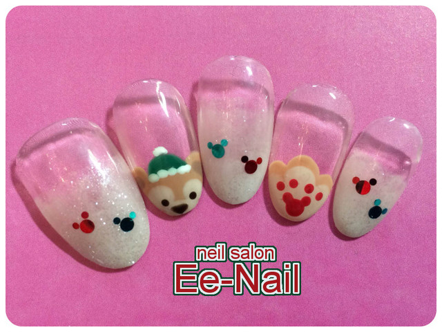 ディズニークリスマス☆ダッフィー＆足跡マークネイル / Ee-Nail (池袋