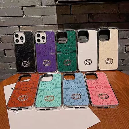 グッチ エンボスダイヤロゴ メタリック iPhone 17/16