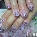 ラメ＆ホログラムでキラキラネイル