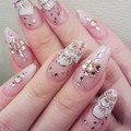 ミルキーピンクでお花上品ネイル