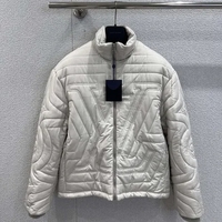 ルイヴィトン ダウンジャケット ホワイト きれいめ 秋 冬 防寒